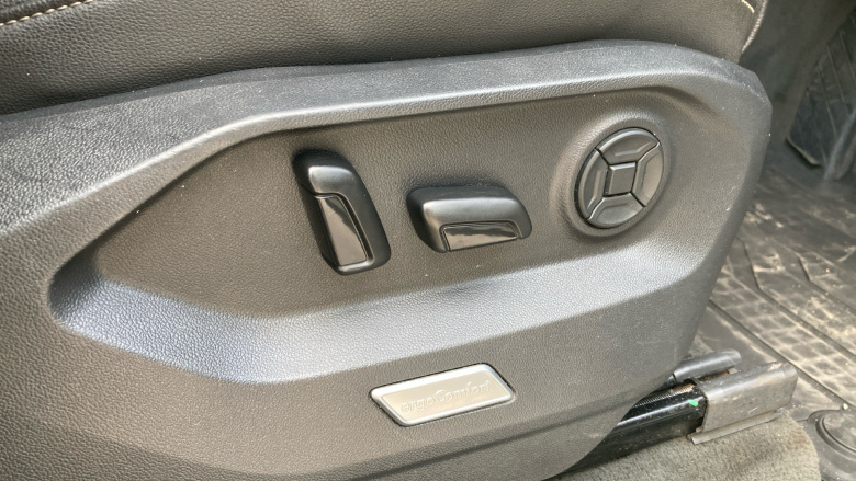 Volkswagen Touareg 3.0 V6 TDI 4Motion R-Line Tech 5dr Tip Auto Diesel Estate